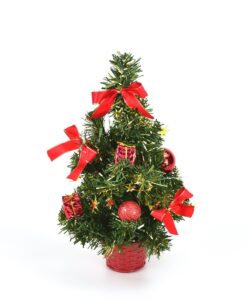 Lisa díszített karácsonyfa piros
